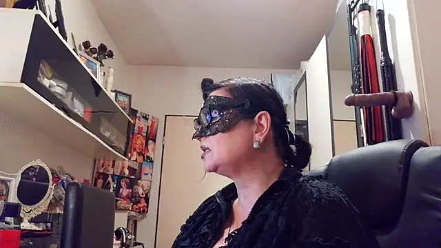 Chat XXX en directo de LadyMaxime511