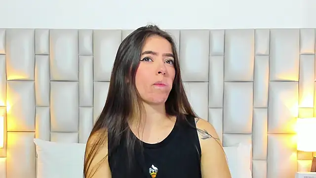 paola_katy_dicks' Webcam Show
