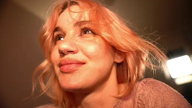 Show modela KiraAngella na web-kameri