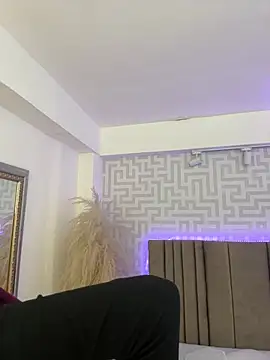 Chat XXX ao vivo de naishaa_