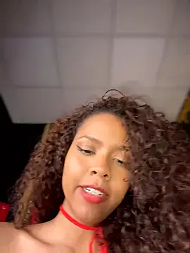 Chatroom XXX en direct de CurlyOopsieXXX
