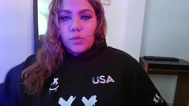 Онлайн чат XXX evania_lorns