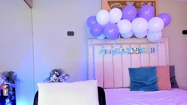 Chat +18 de _LaraMom_ ao vivo