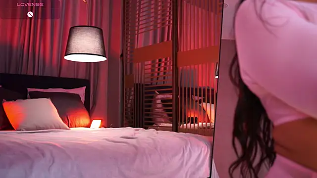 LunaNight – Naživo chatovacia miestnosť