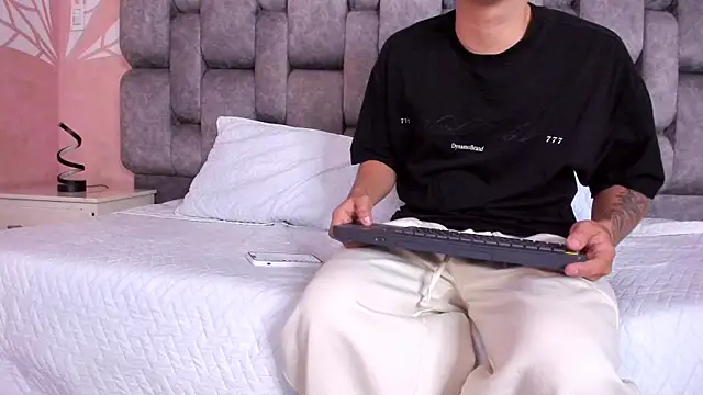 wesley_boyy_'s Webcam Show