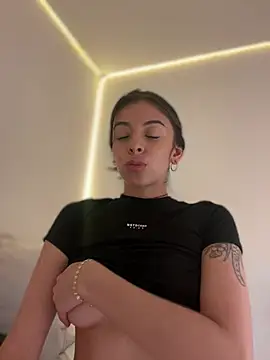 Chat XXX en directo de AmmyCollinsW