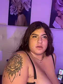 kylievoosx Chat XXX in diretta