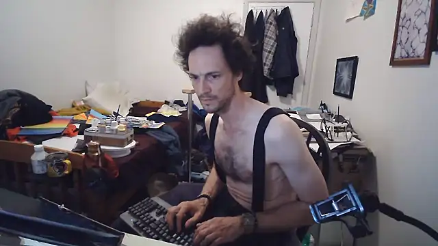 JohnnyMoves XXX чат на живо