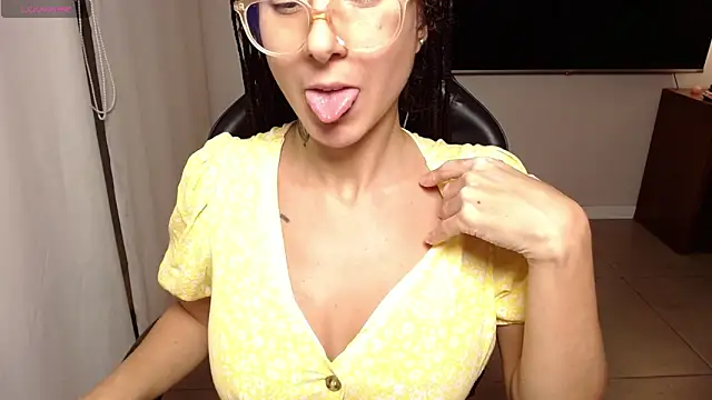 Chat XXX en directo de Lili_Cruz38