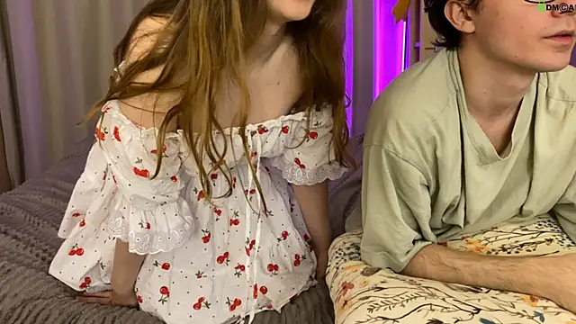 Chat XXX en directo de Sabrinaanddaniel