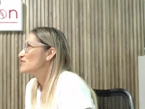 Chatroom XXX en direct de Greys_Mandahian
