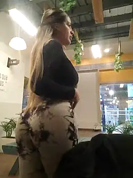 XXX chat uživo modela alana_69