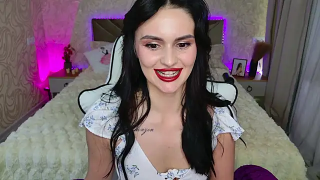 MilaaSweety Adlı Modelin Canlı XXX Sohbeti