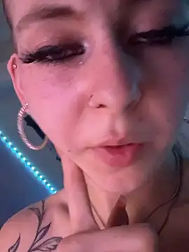 Lina-420 Webcam-Show