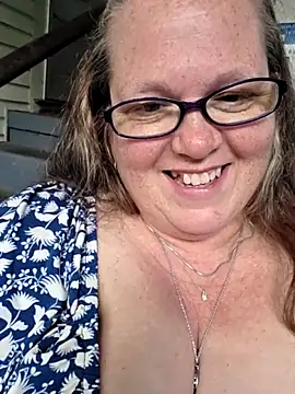 bbwkrystal71's Webcam Show