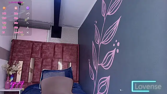 Chat +18 de Kiara_Fox__ ao vivo