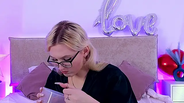 Jules_night Adlı Modelin Canlı XXX Sohbeti