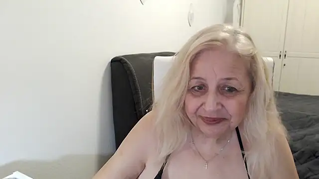 SusiLifeXXX Show in webcam
