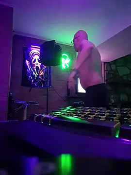 chronic_vibez's Live XXX Chat