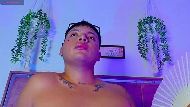 Ethan_Caleb's Webcam Show