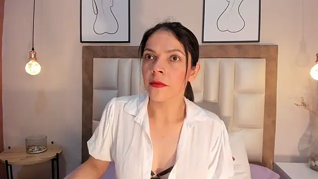 AnnaBroooks Adlı Modelin Canlı XXX Sohbeti