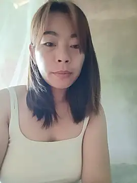 -Trinina- 在線直播表演