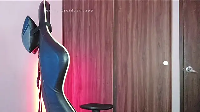 XXX chat uživo modela djsex_yerknox
