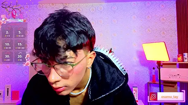 osamu_tay élő XXX-chatje