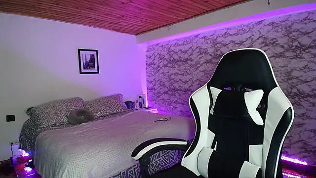 Camila_IRoose লাইভ XXX চ্যাট