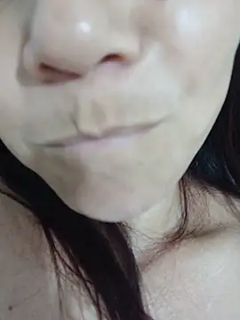 Amanda39 Adlı Modelin Canlı XXX Sohbeti