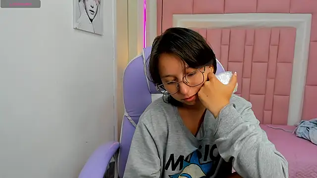 Chat +18 de Klaret_Toy ao vivo