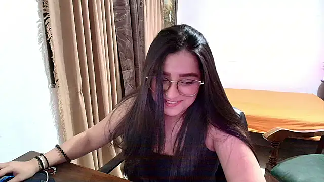 Chat +18 de Charlotte_Richardson ao vivo