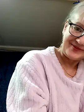 irinamaux Adlı Modelin Canlı XXX Sohbeti