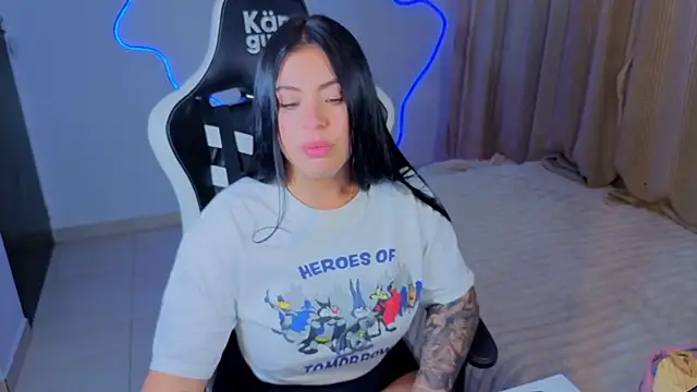XXX chat uživo modela Victoryyy_