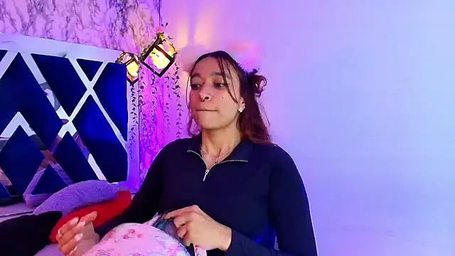 Chatroom XXX en direct de charlotte_bluee