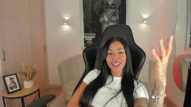 Chatroom XXX en direct de BellaRossii