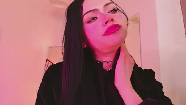 Dark_Diva: διαδικτυακό σόου στην κάμερα