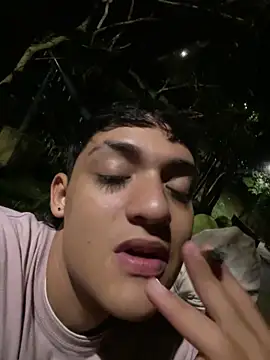 Chat +18 de Emannuel__777 ao vivo