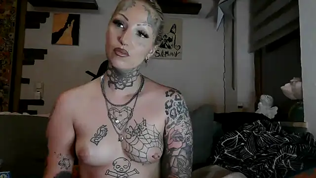 RoxxyInk Pertunjukan Webcam