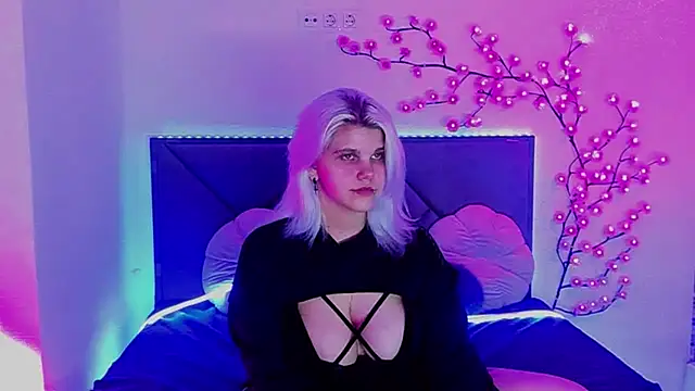 JoannLowe Adlı Modelin Canlı XXX Sohbeti