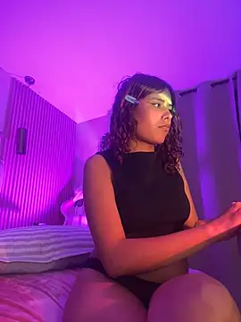 Ryliaaa Webcam Show