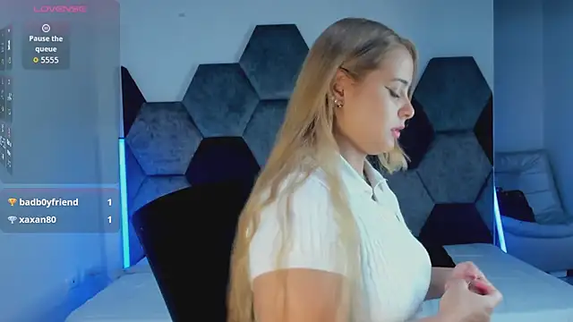 Živý XXX chat MikaelaStone