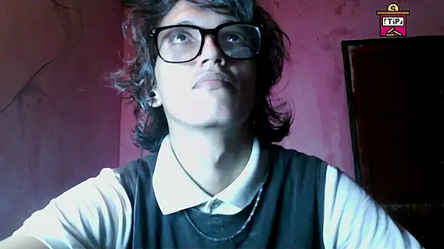 Chat +18 de cherryuwu ao vivo