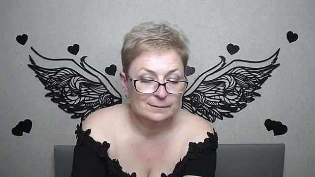 EmiliaGree's Live XXX Chat