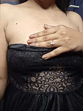 Nisha027 Chat XXX in diretta