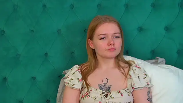 ElinaVale Webcam Show