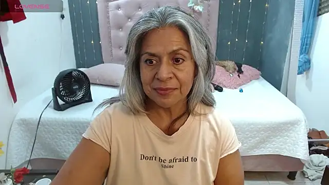 Chat +18 de lalisha_96 ao vivo