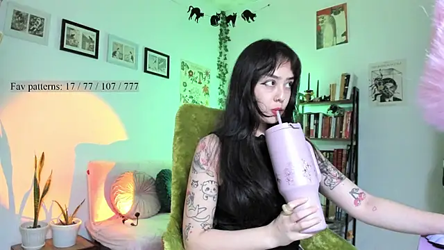 _Insomnia__ Adlı Modelin Canlı XXX Sohbeti