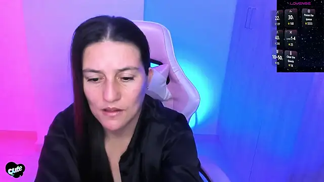 Saskyaa's Live XXX Chat
