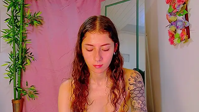 scarlet-jonesx Adlı Modelin Canlı XXX Sohbeti